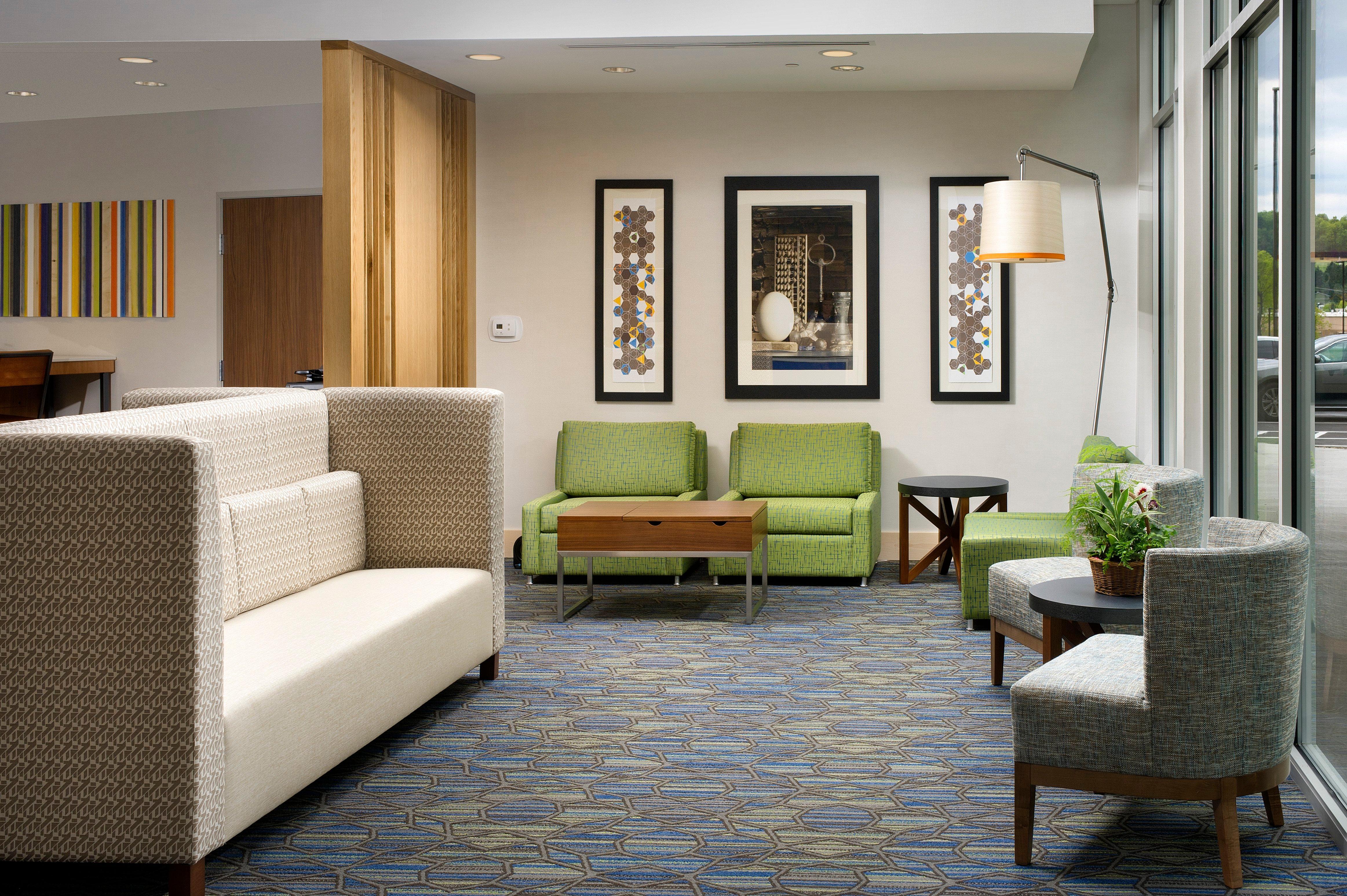 Holiday Inn Express & Suites By Ihg Altoona By Ihg מראה חיצוני תמונה